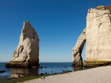 sa-realisation-etretat-92115193-jpg